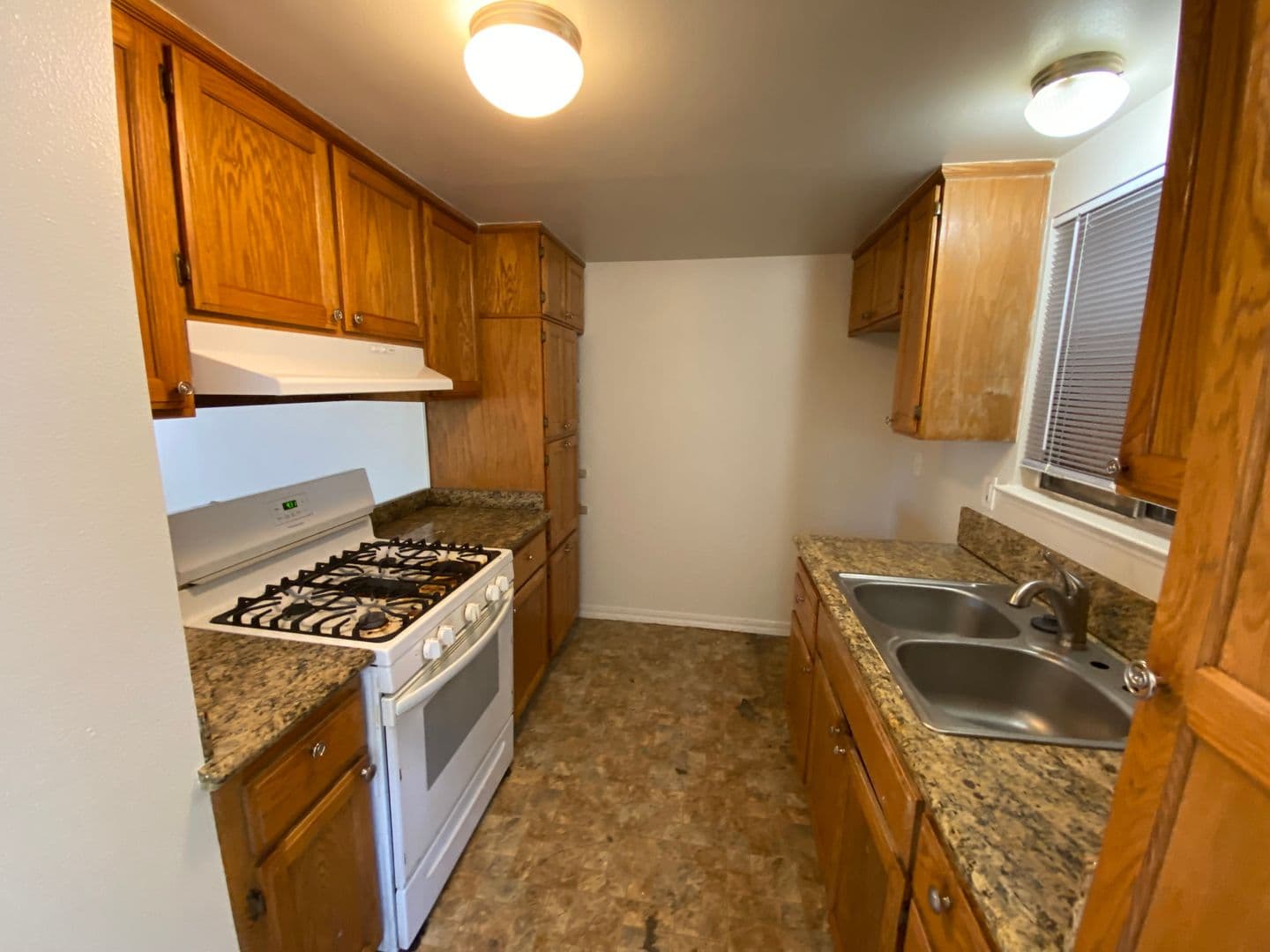 Sacramento Townhome: 5674 Hillsdale Blvd