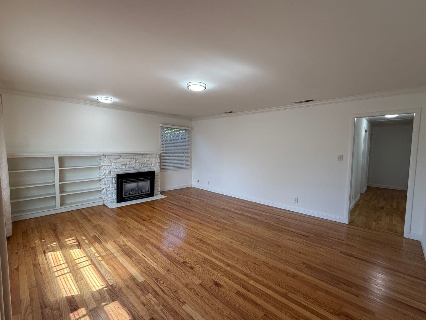 Sacramento House: 5805 20th Ave