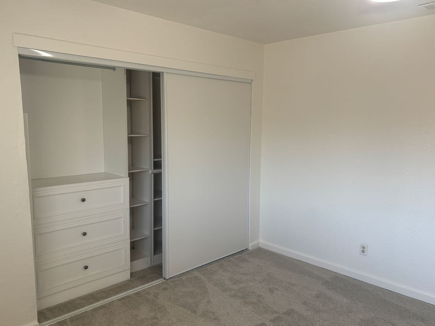 Sacramento House: 7530 Whisperwillow Dr