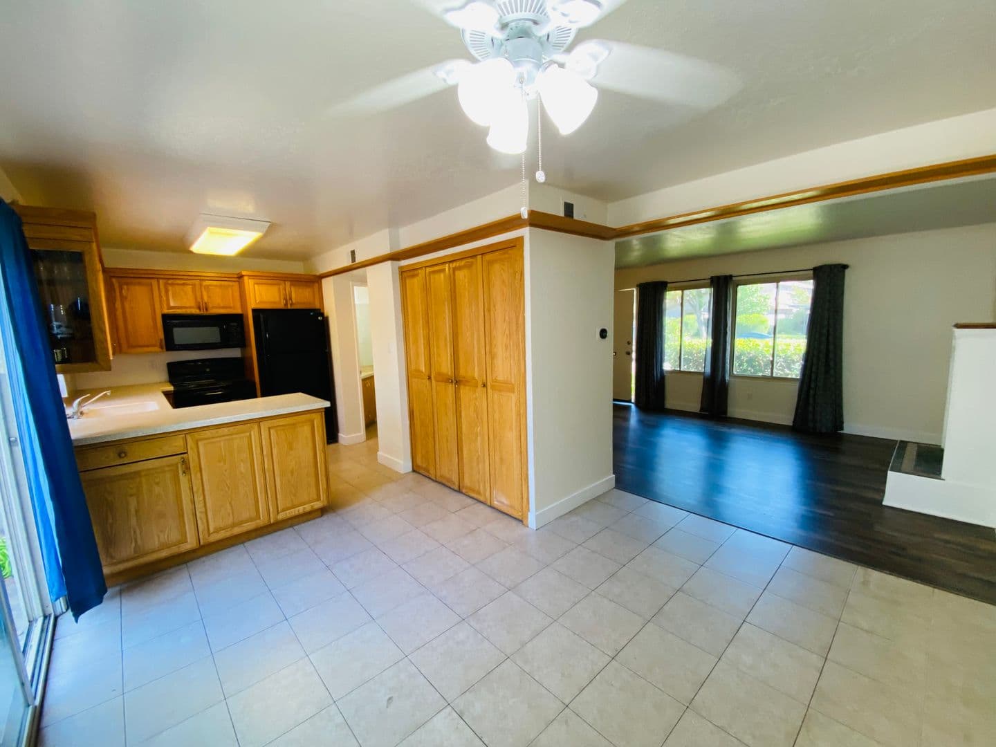 Sacramento Townhome: 8868 La Riviera Dr