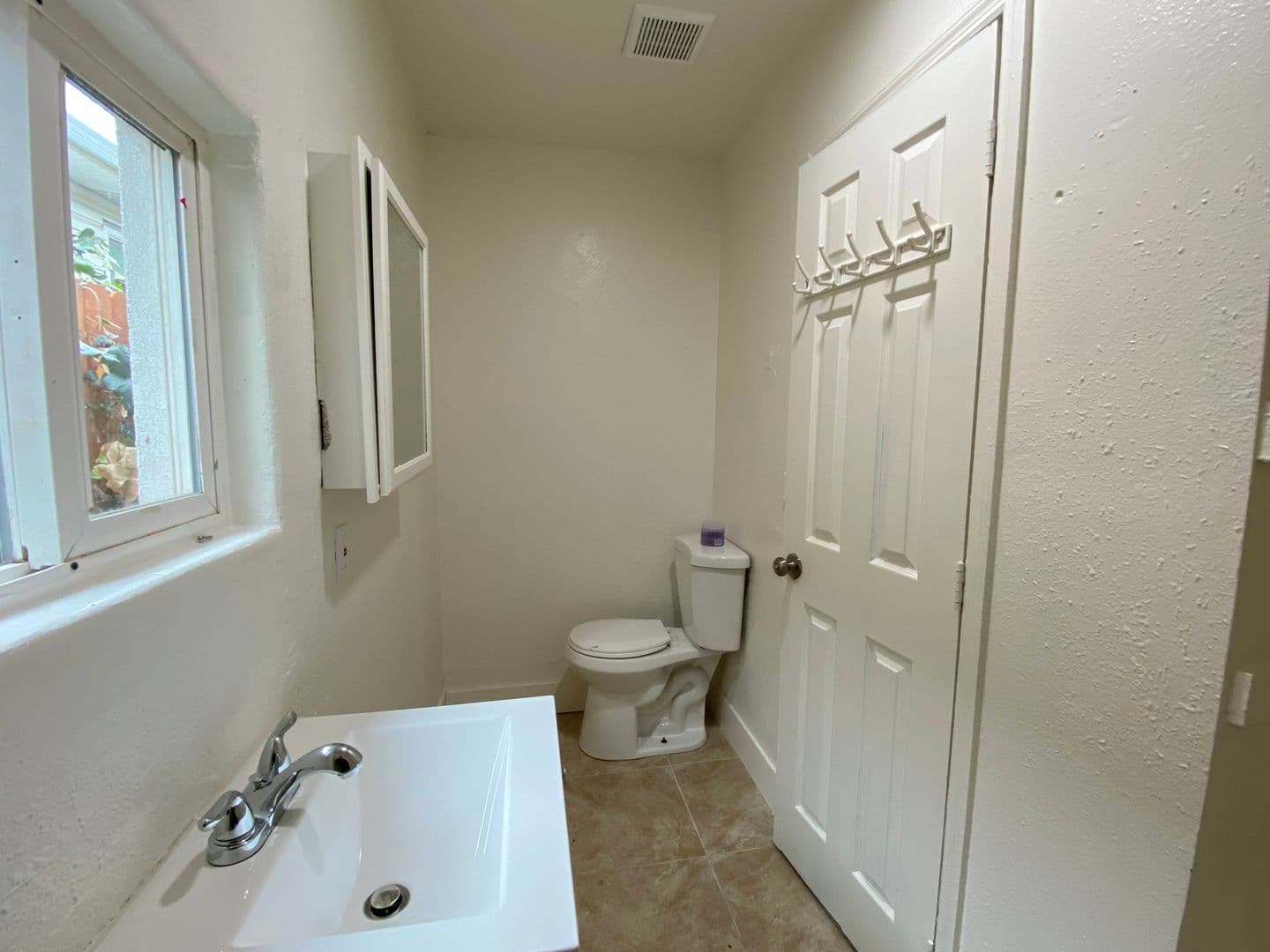 Stockton Apartment: 462 Delhi Ave