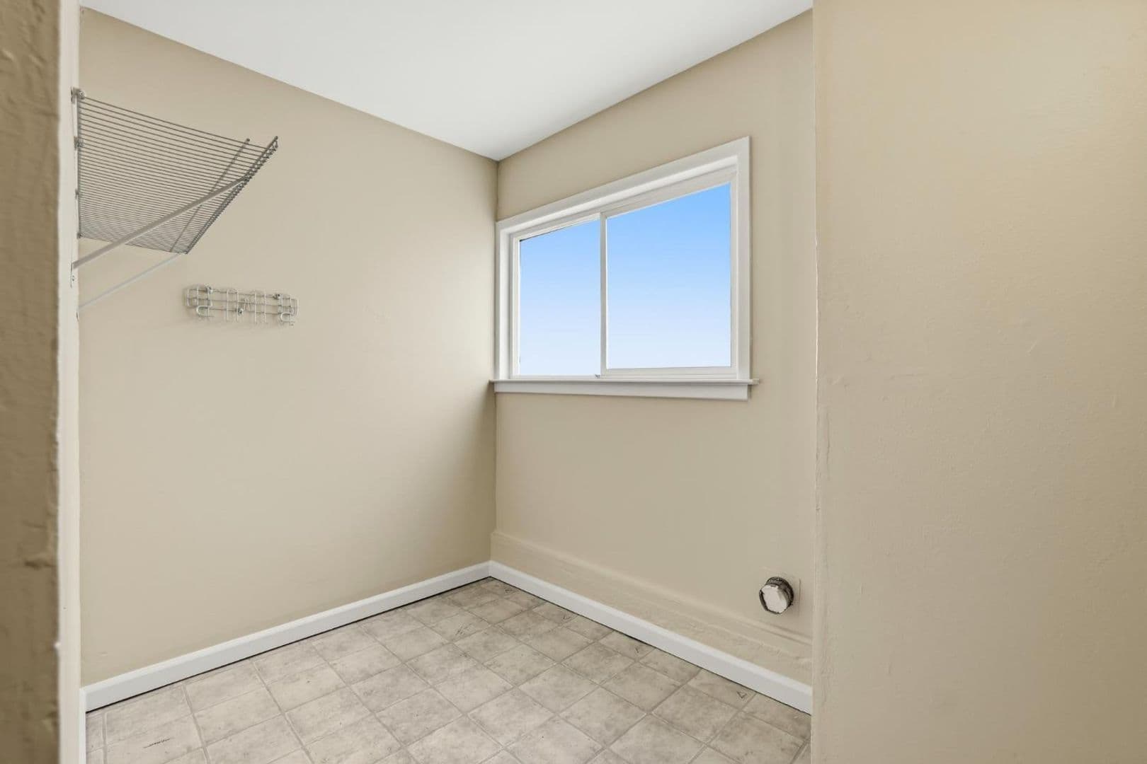 Elk Grove House: 8954 Truman St
