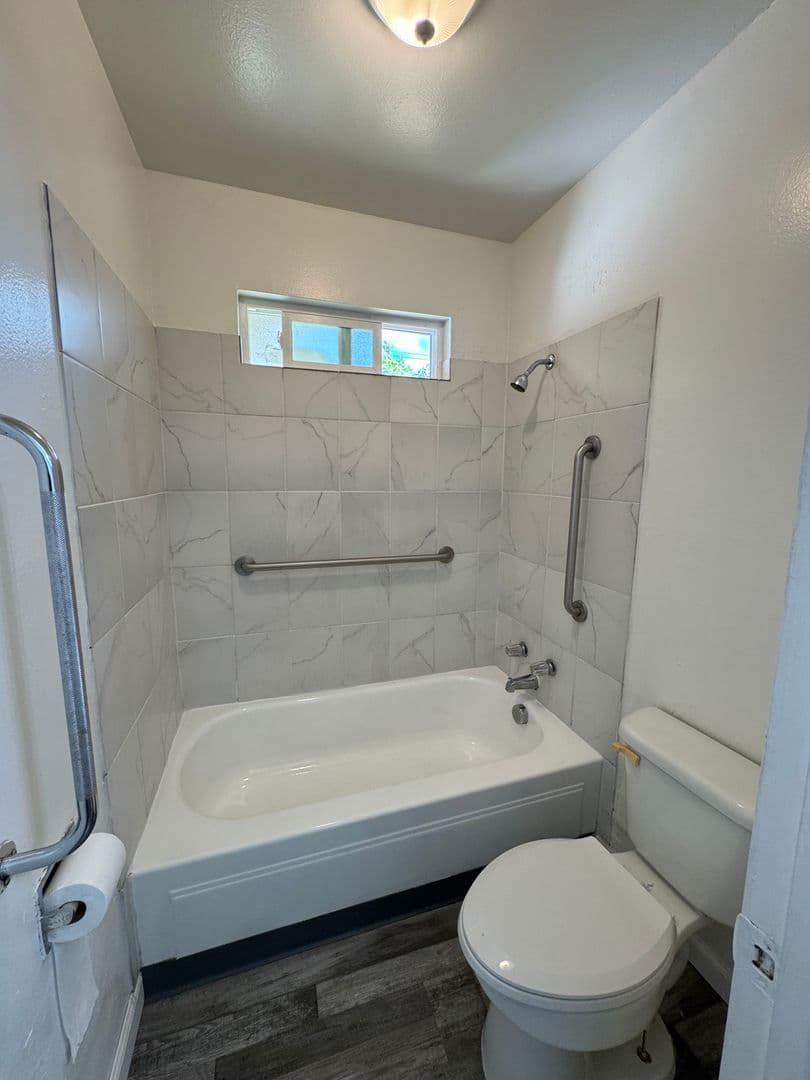Stockton House: 309 Cordova Ln