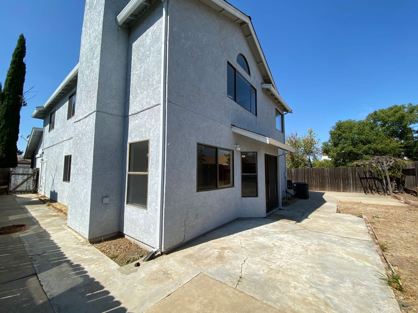 Sacramento House: 8105 Simi Ct