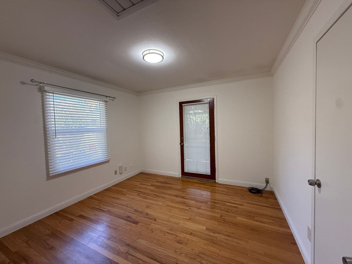 Sacramento House: 5805 20th Ave