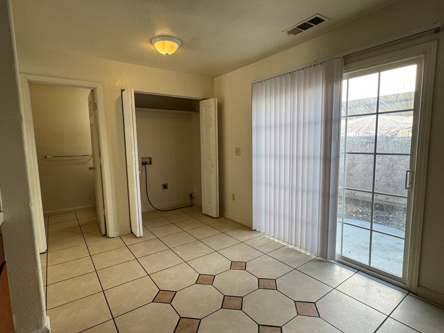 Stockton Apartment: 8626 Acapulco Way