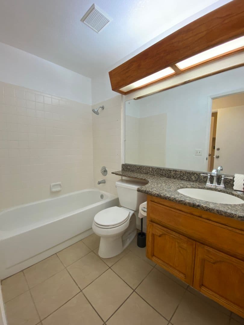 Sacramento House: 8105 Simi Ct