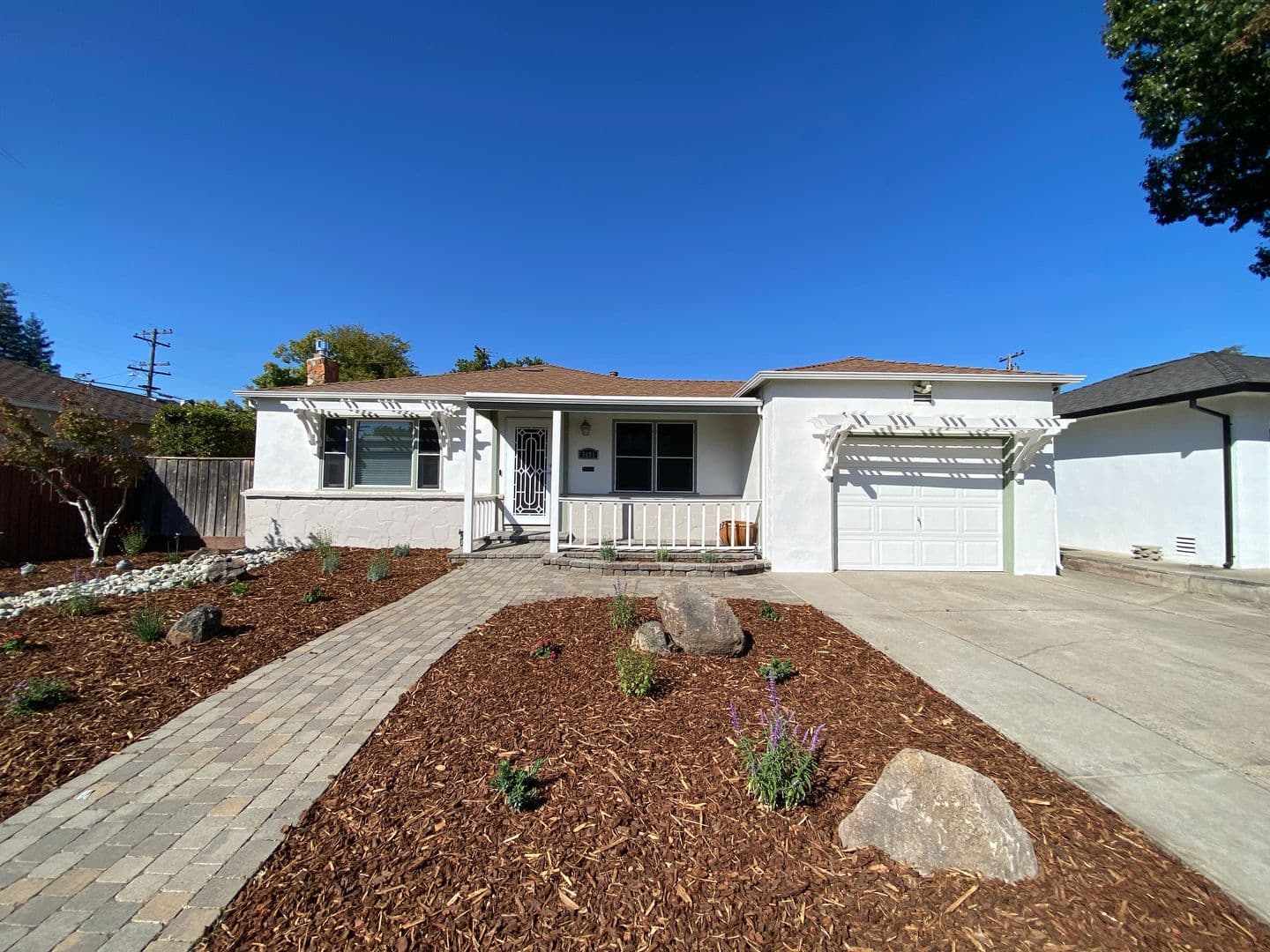 Sacramento House: 5805 20th Ave