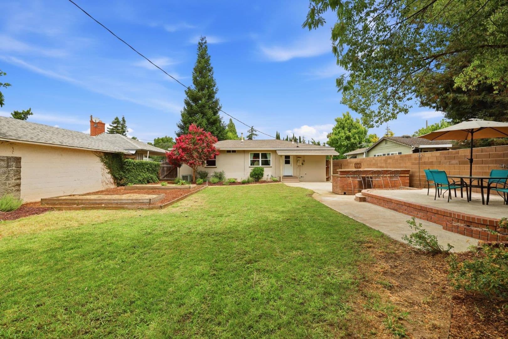 Elk Grove House: 8954 Truman St