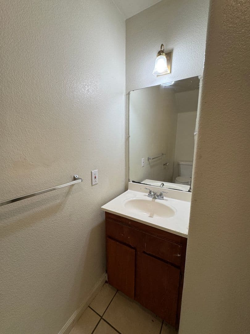 Stockton Apartment: 8626 Acapulco Way