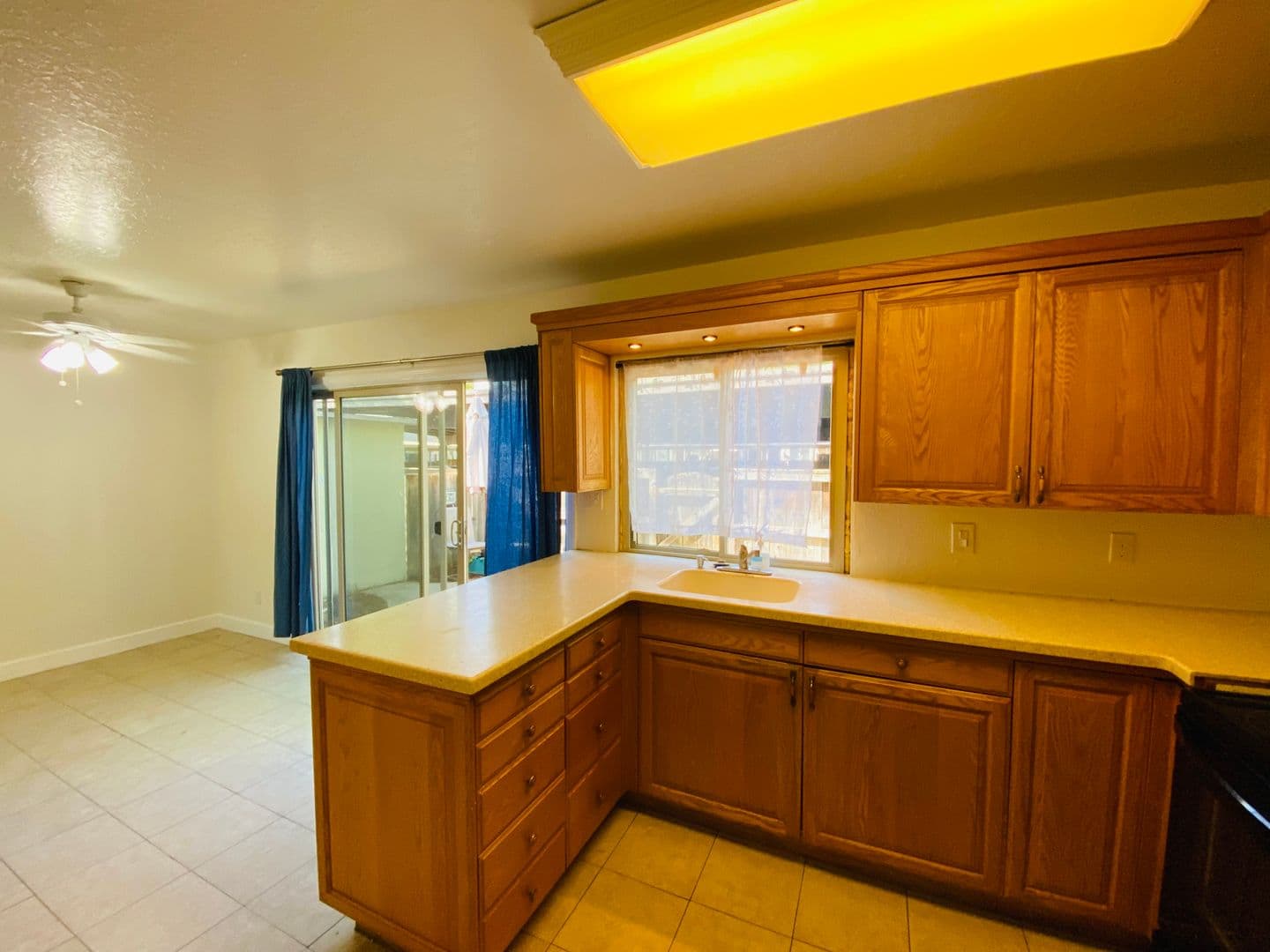 Sacramento Townhome: 8868 La Riviera Dr