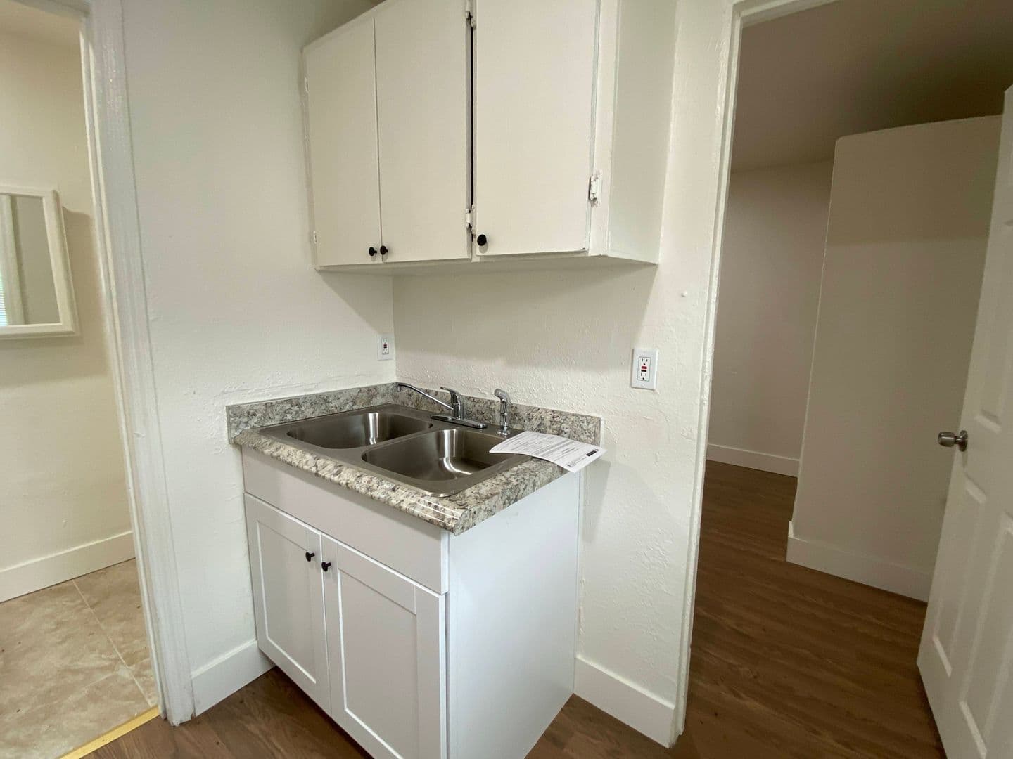 Stockton Apartment: 462 Delhi Ave