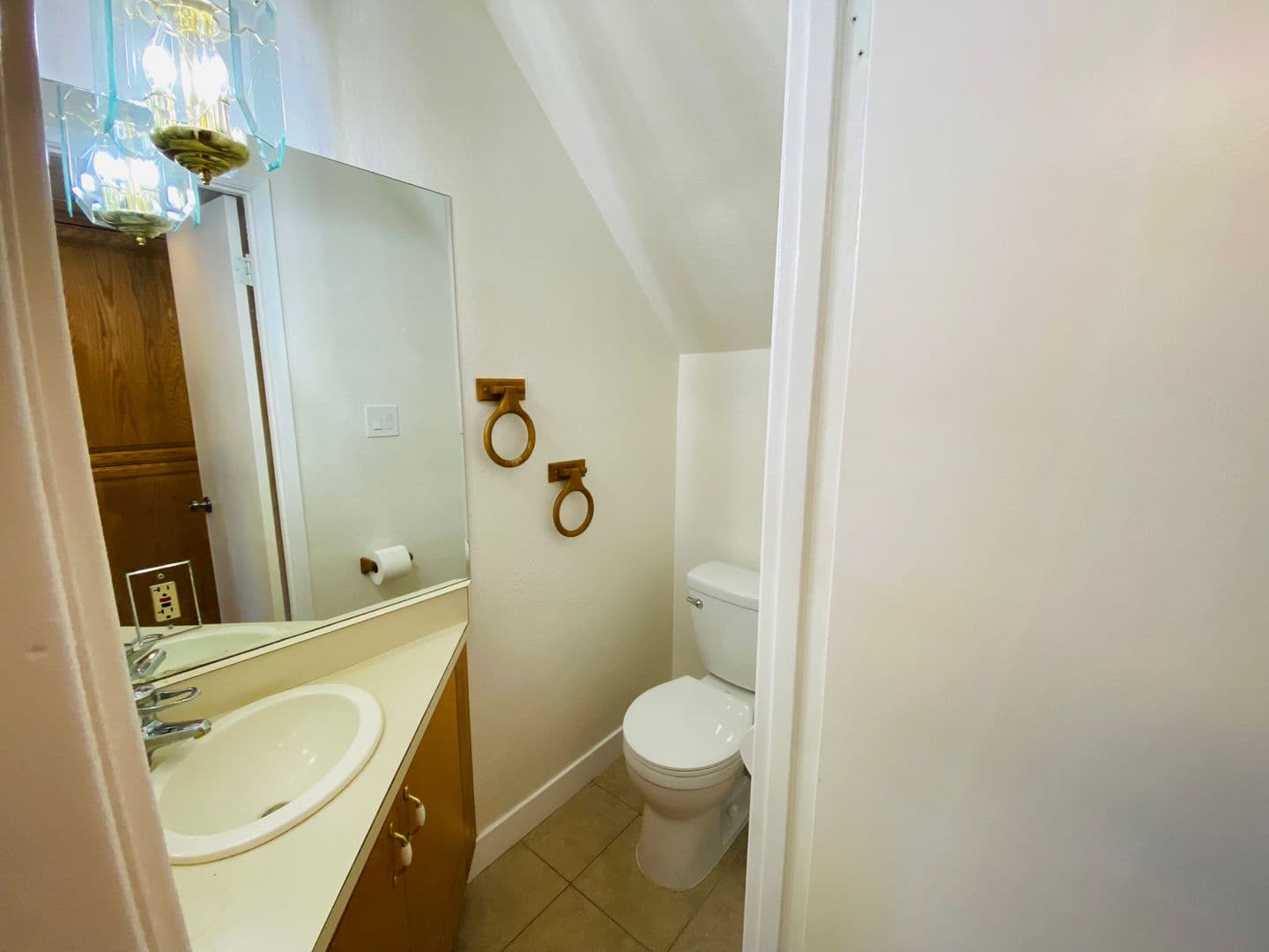 Sacramento Townhome: 8868 La Riviera Dr