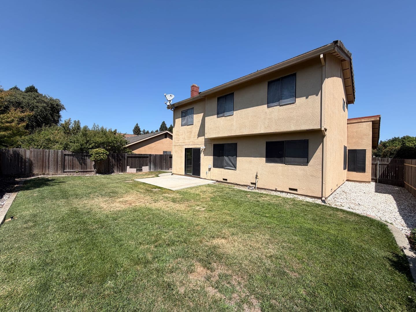 Sacramento House: 872 Shellwood Way