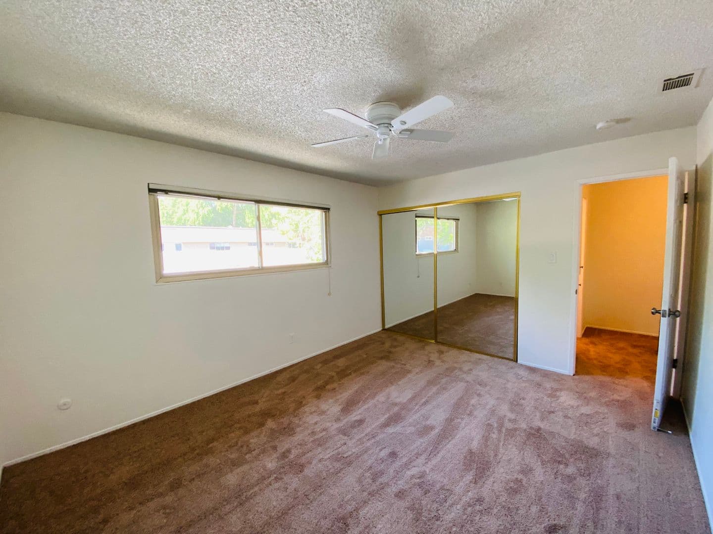 Sacramento Townhome: 8868 La Riviera Dr