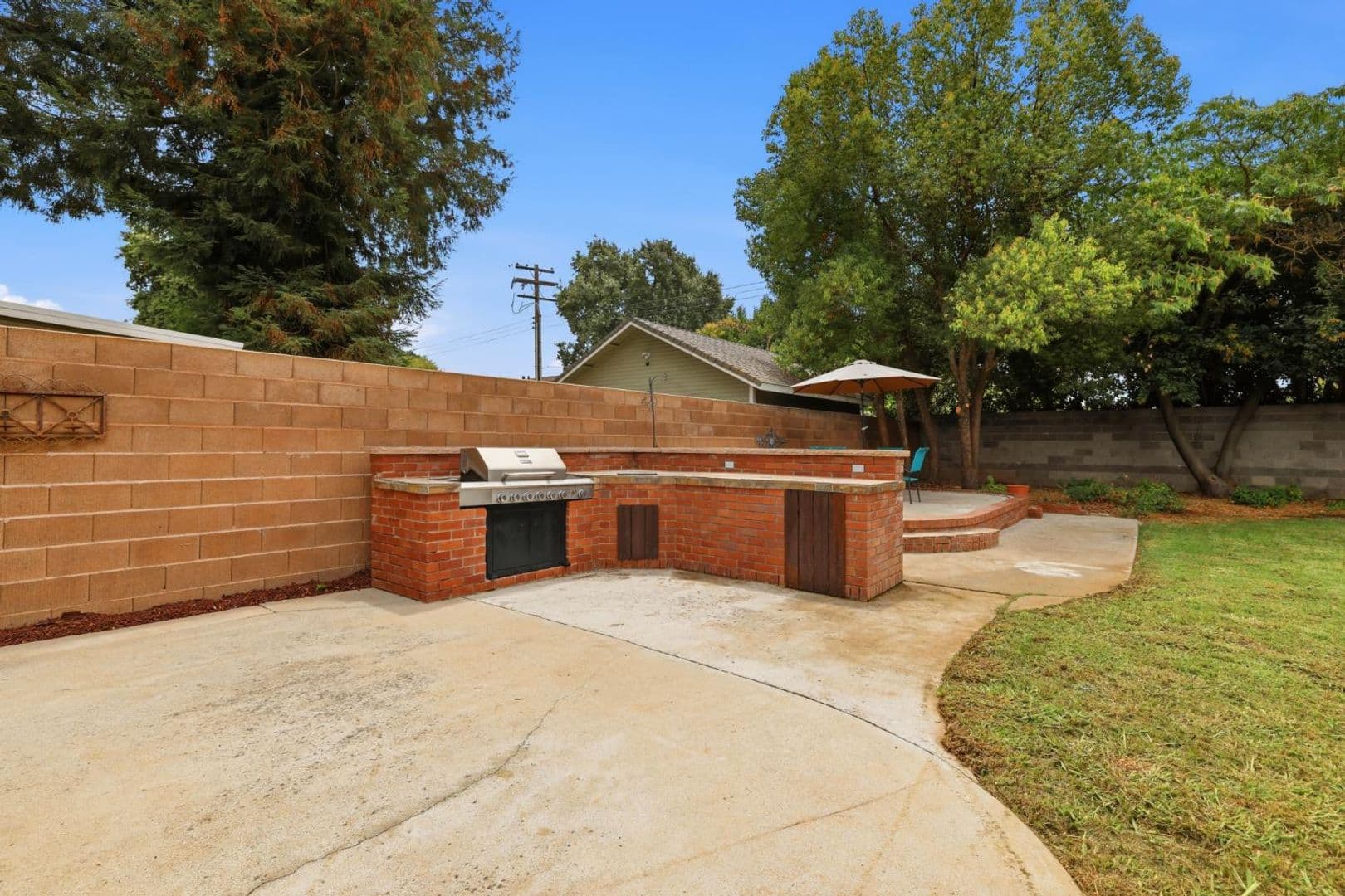 Elk Grove House: 8954 Truman St
