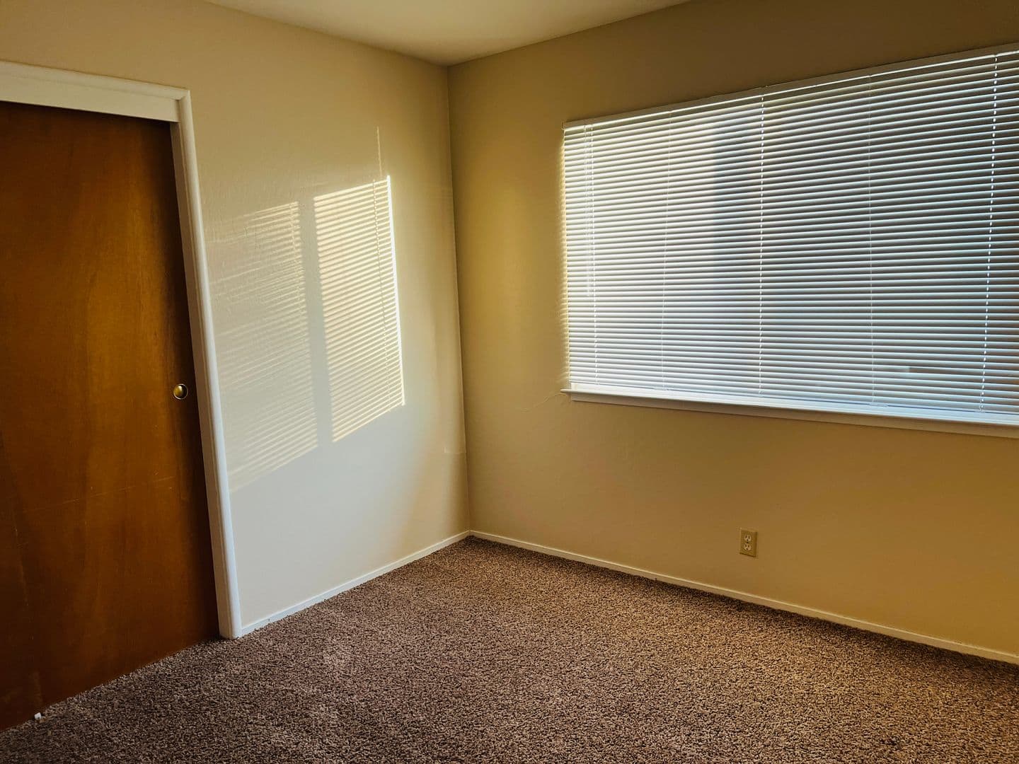 Elk Grove House: 9345 Emily St