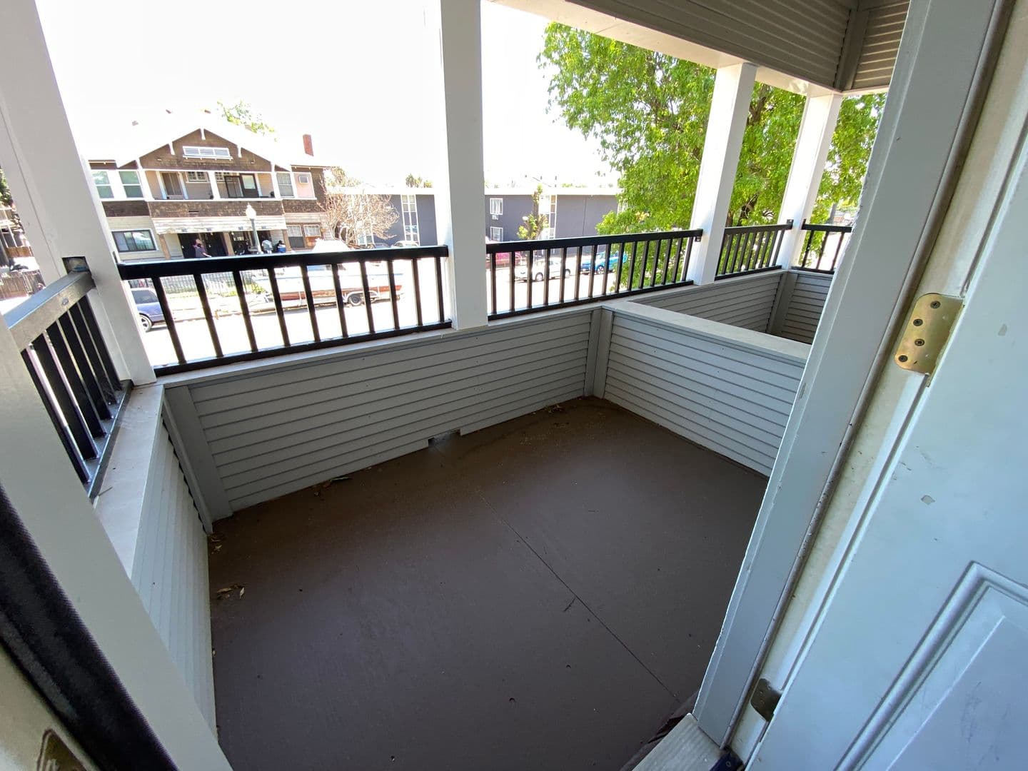 Stockton Apartment: 729, 731, 733 & 735 N Sutter St
