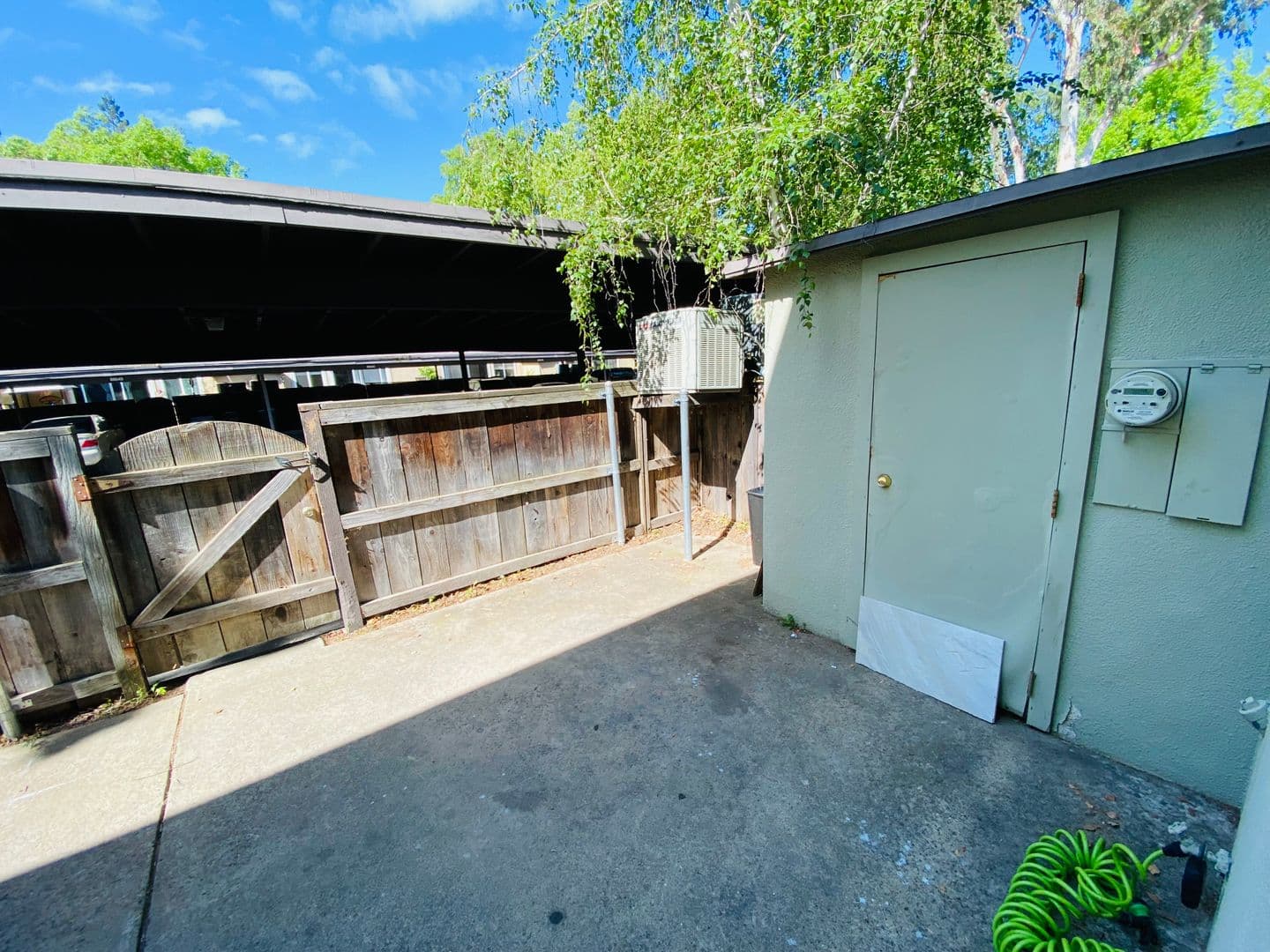 Sacramento Townhome: 8868 La Riviera Dr