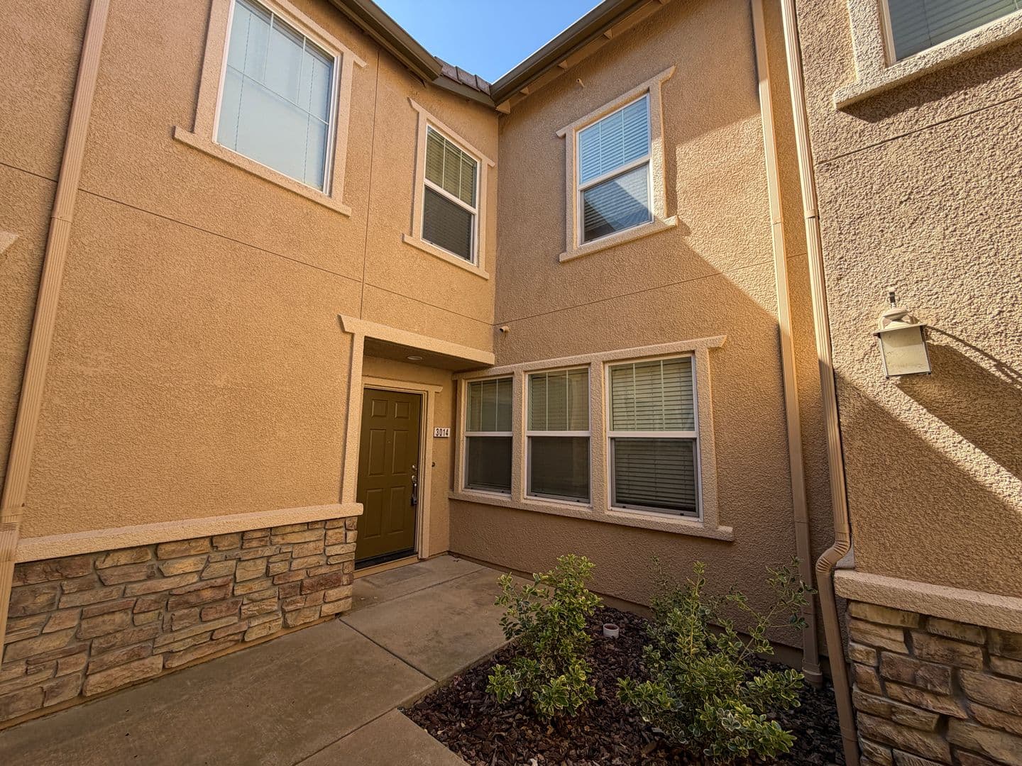 Sacramento House: 3301 N Park Dr