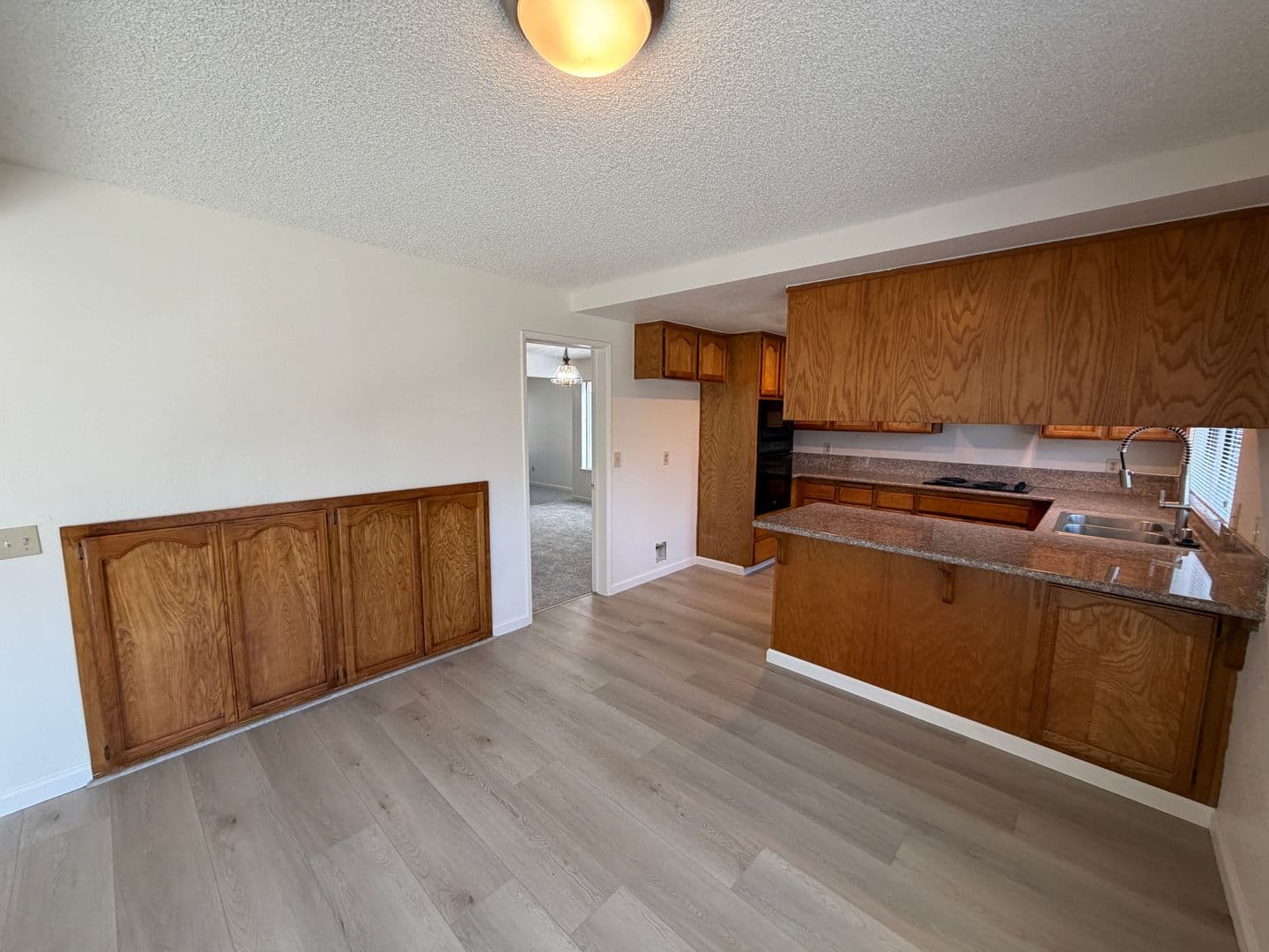 Sacramento House: 872 Shellwood Way