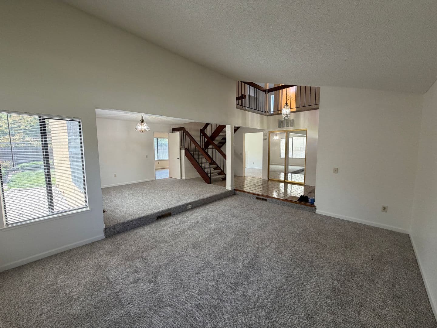 Sacramento House: 872 Shellwood Way