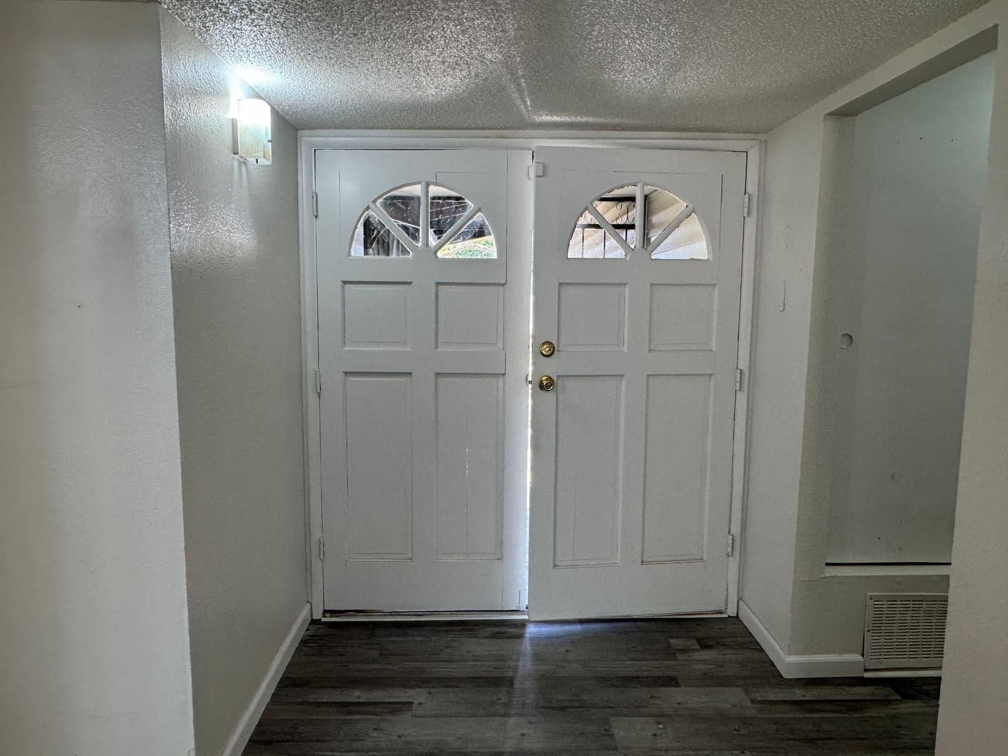 Stockton House: 309 Cordova Ln