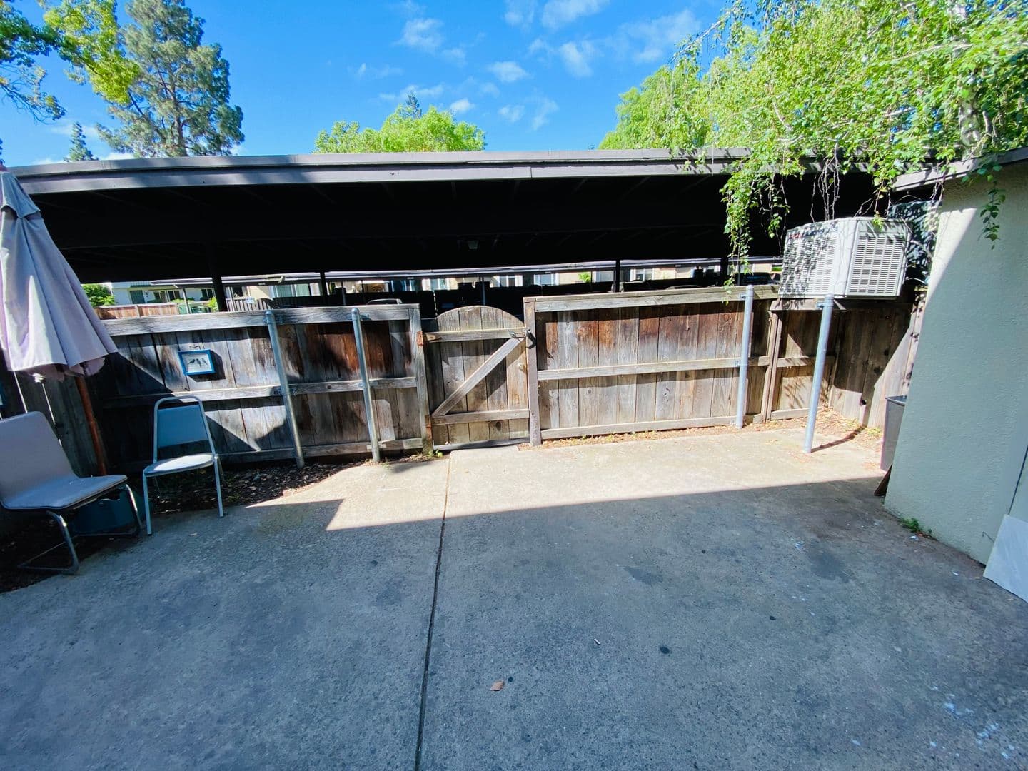 Sacramento Townhome: 8868 La Riviera Dr