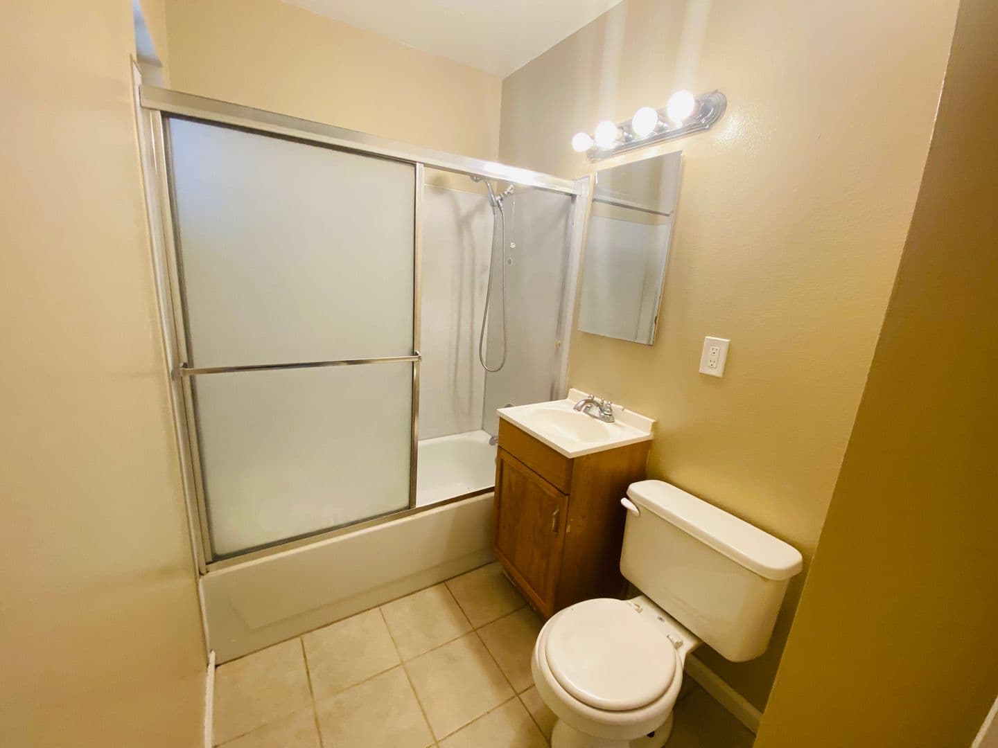 Elk Grove House: 8893 Kelsey Dr