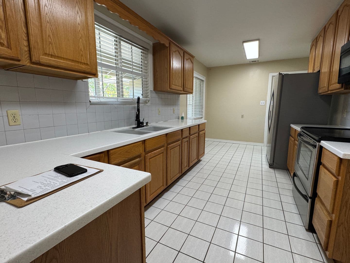 Stockton House: 1220 W Benjamin Holt Dr