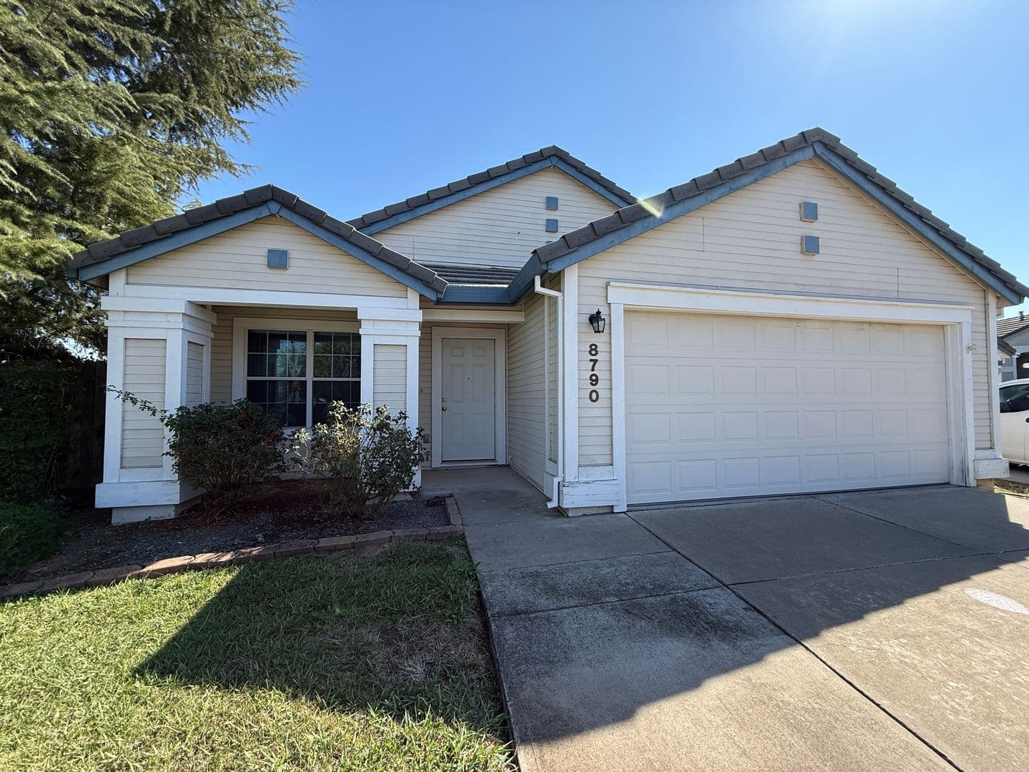 Elk Grove House: 8790 Owlet Ct