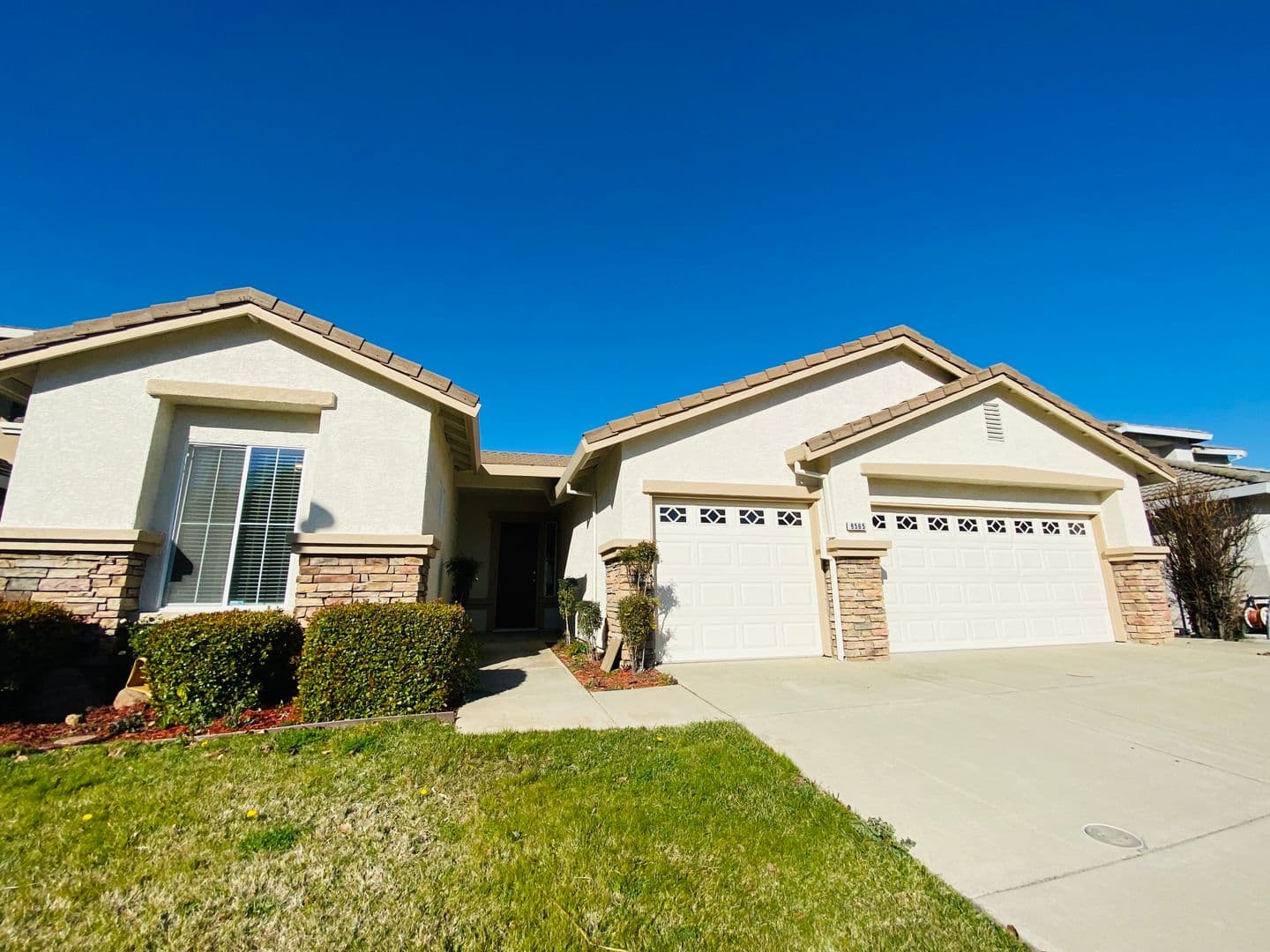 Elk Grove House: 9565 Stone Springs Dr