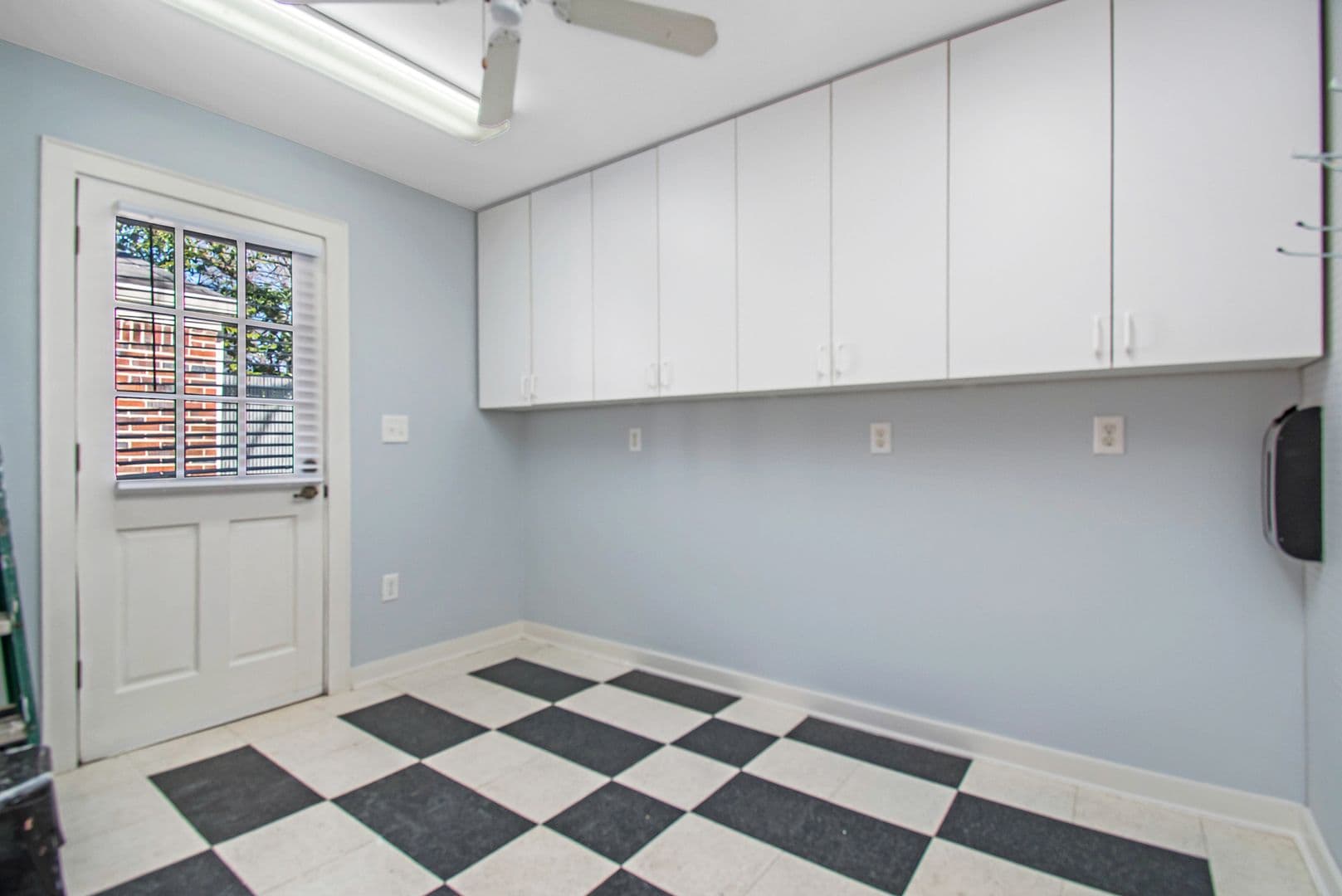 Atlanta House: 476 Hemlock Circle