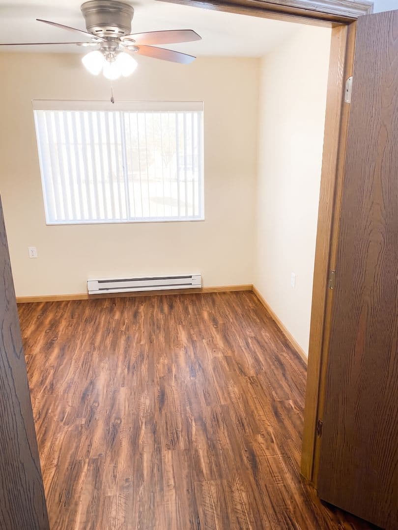Whitewater Apartment: 533 & 539 W. Caine St