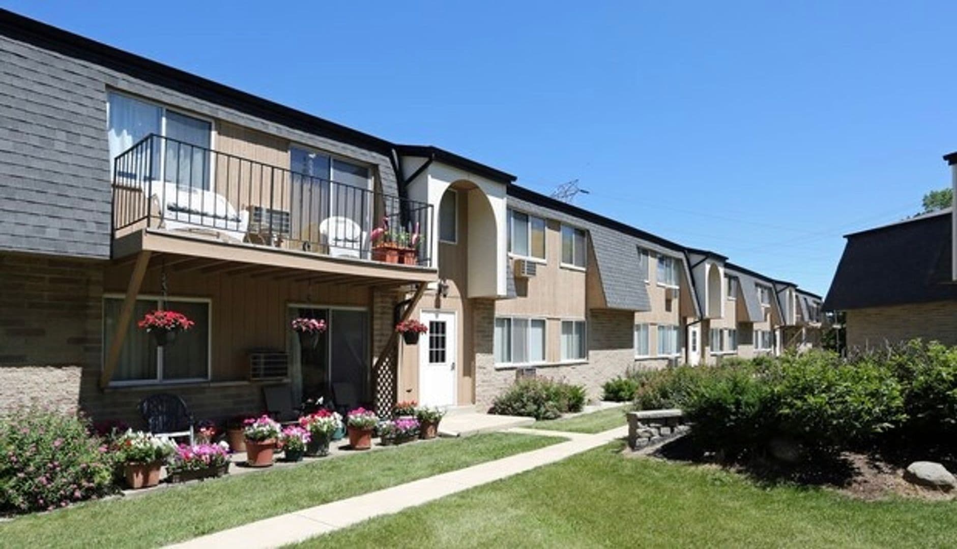 St. Francis Apartment: 4300 - 4340 S. Nicholson Ave
