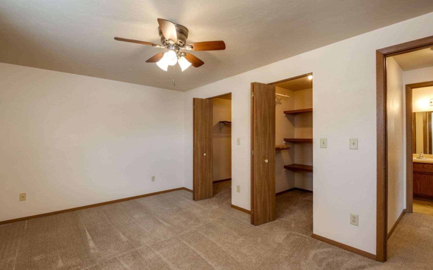 Pulaski Apartment: 495 Glenbrook Drive