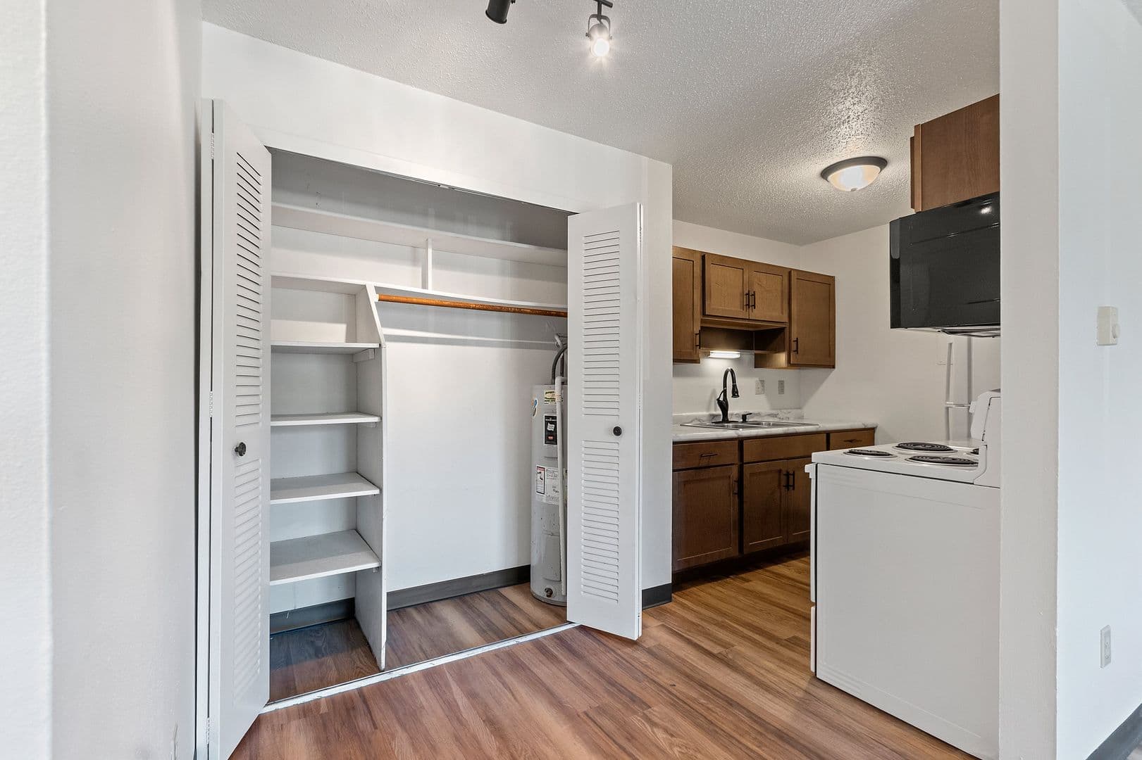Manitowoc Apartment: 1701 - 1718 Cedar Grove Drive