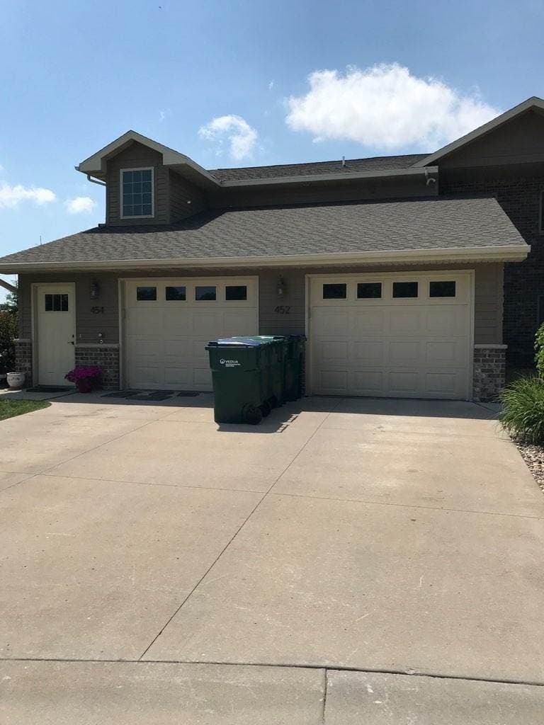 Appleton Apartment: 1275, 1319, 1327 & 1339 W. Beau Ryan Court