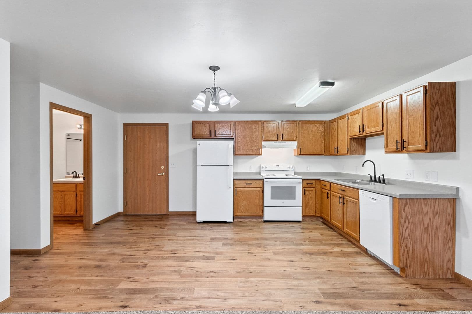 Green Bay Apartment: 1785 Verlin Road