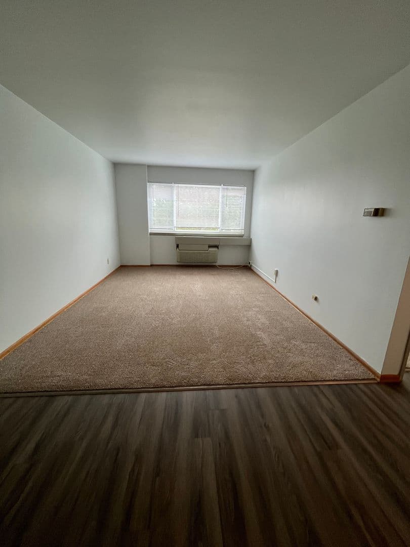 Milwaukee Apartment: 2827 - 2951 W. Parnell Avenue