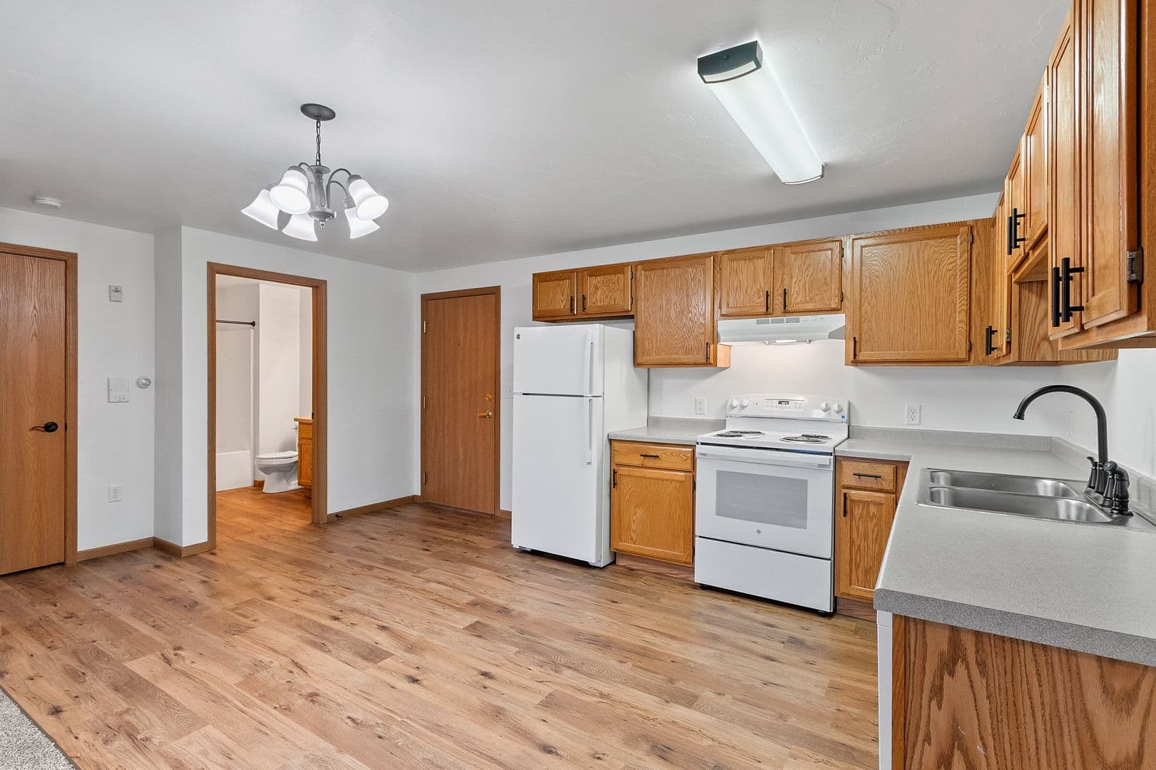 Green Bay Apartment: 1785 Verlin Road