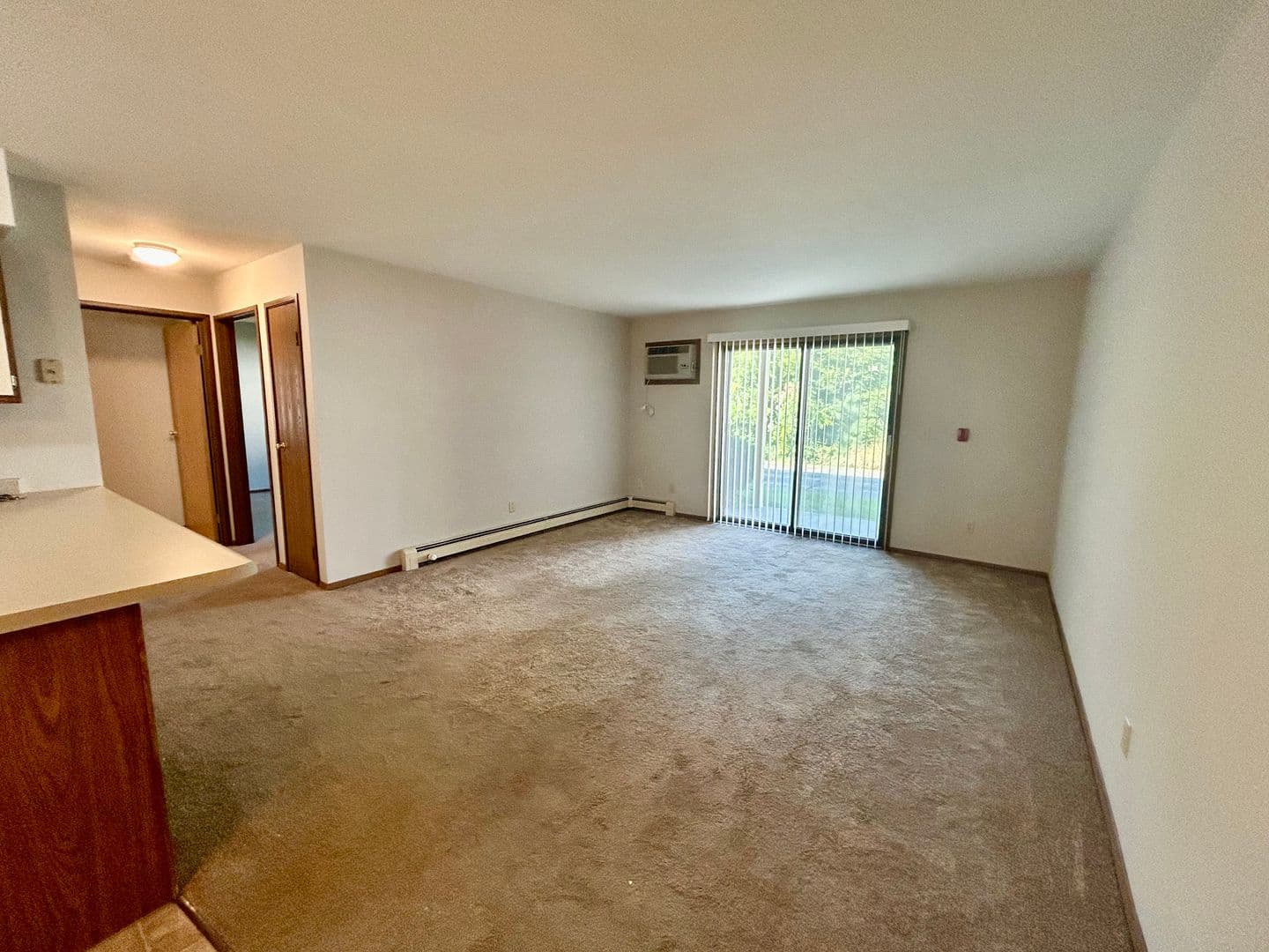 New London Apartment: 840 E. Beacon Avenue