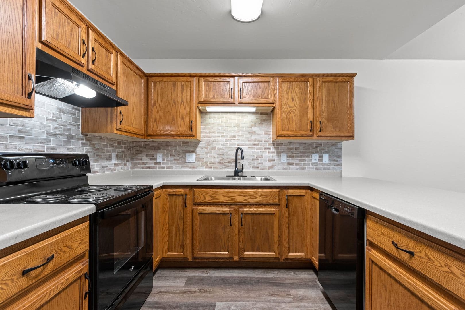 Green Bay Apartment: 1045   1081 Roland Lane