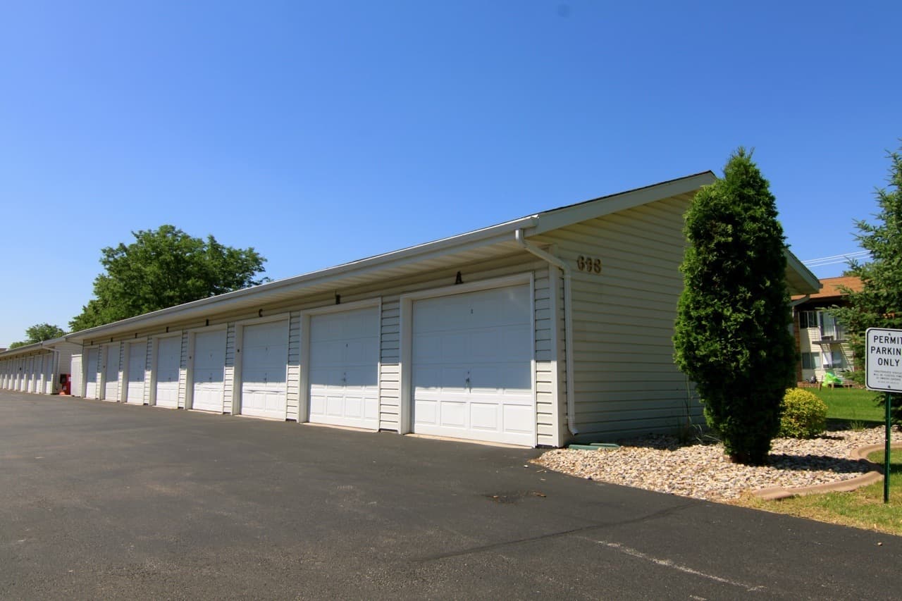 Fond Du Lac Apartment: 698 + 716 E. 2nd Street