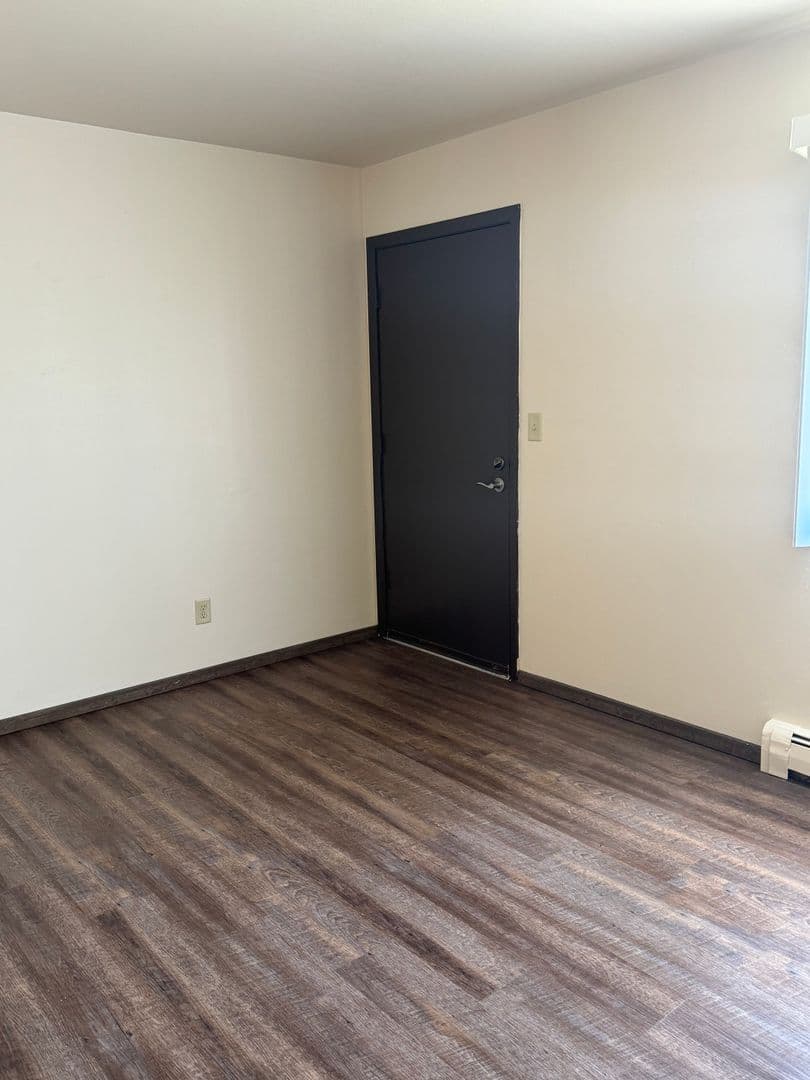 Oshkosh Apartment: 702 - 830 Stillwell Avenue
