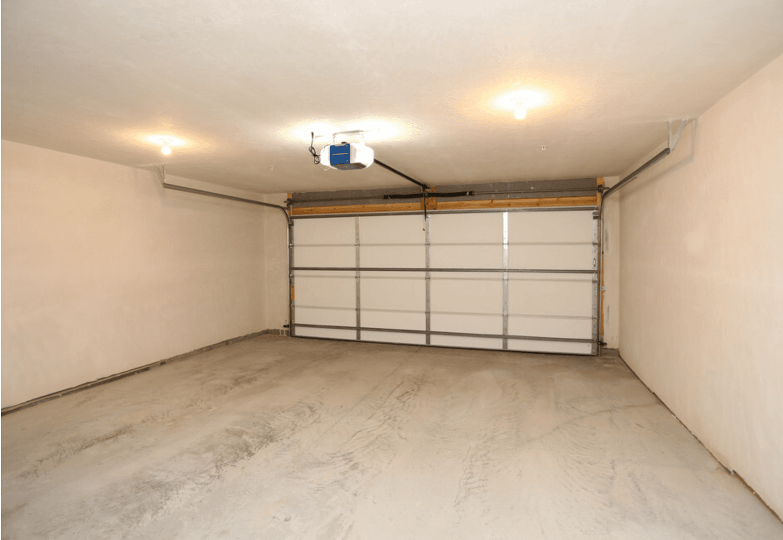 Lake Mills Apartment: 1000-1017 E. Brewster Drive