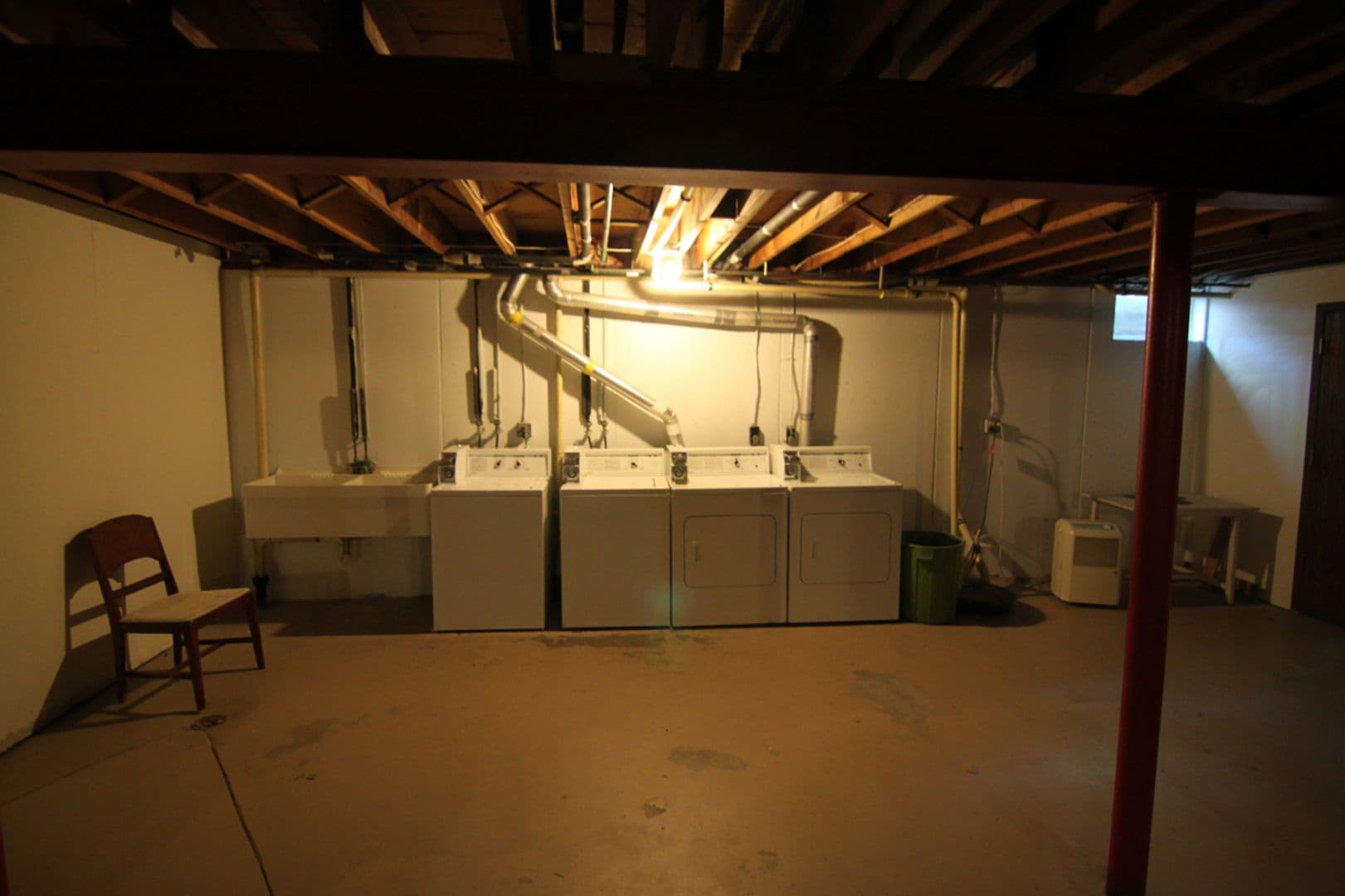 Lake Mills Apartment: 400 Browns Court