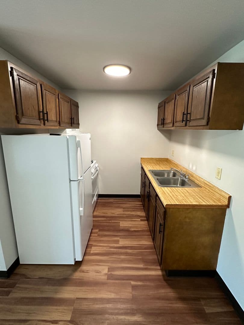 St. Francis Apartment: 4300 - 4340 S. Nicholson Ave