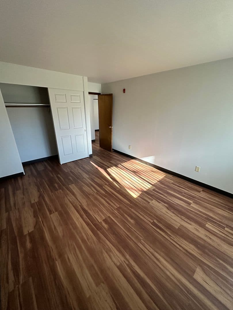 St. Francis Apartment: 4300 - 4340 S. Nicholson Ave