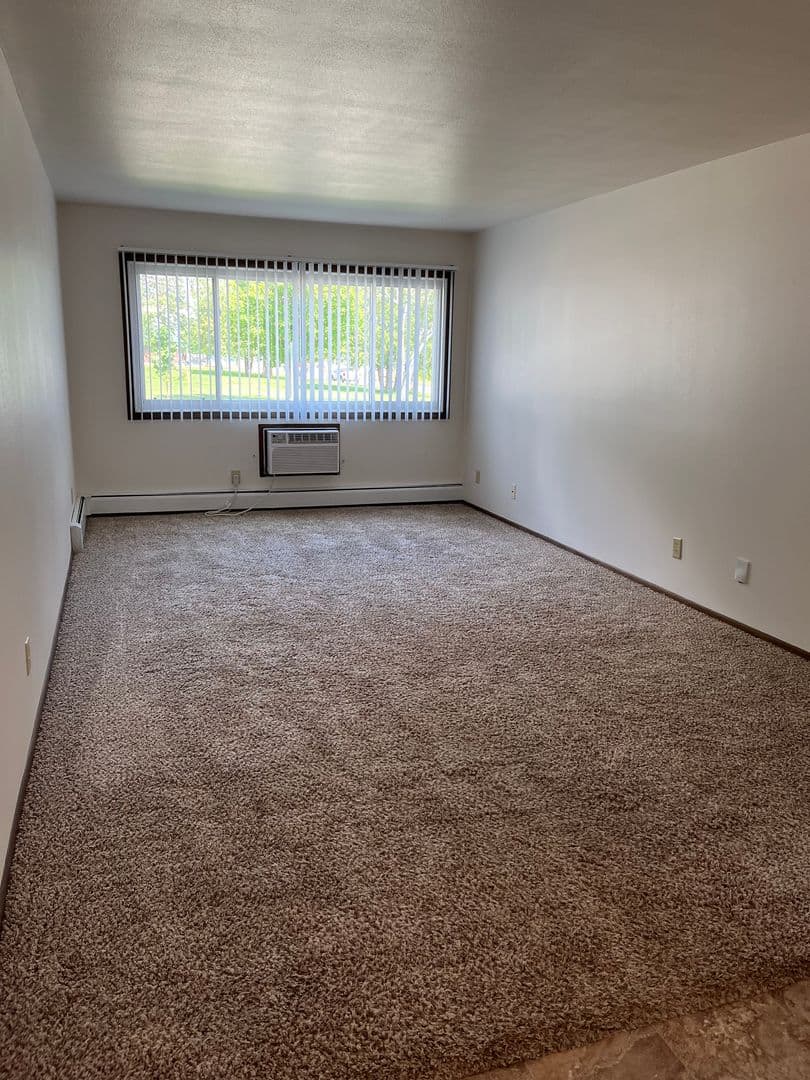 Stevens Point Apartment: 1300 1400 Sixth Ave.
